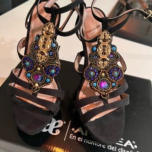 Women Andrea heels new in box color black